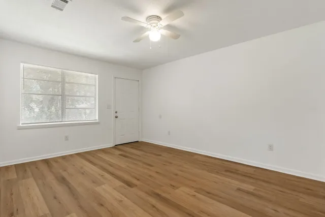1125 Thomason Ave (Apartment) — photo 2