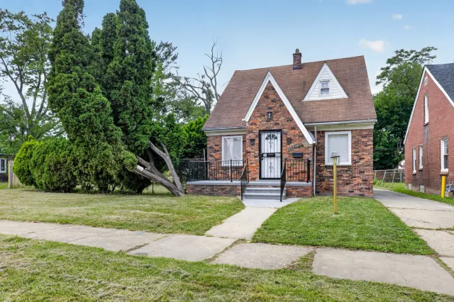 13527 Winthrop St — photo 1