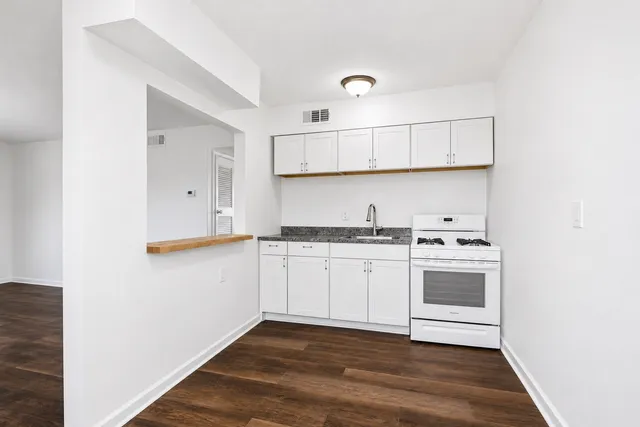 Cherokee Apartments — photo 1